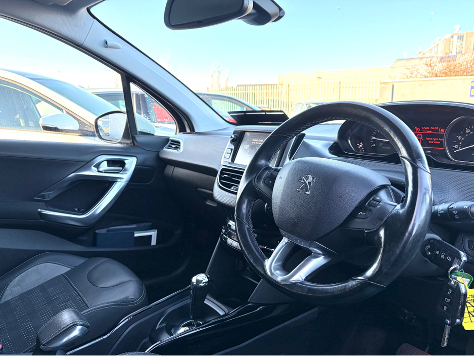 2017 Peugeot 2008 1.2 ALLURE  AUTOMATIC ** TOP SPEC ** 2 KEYS ** SUPERB EXAMPLE ** €11,995