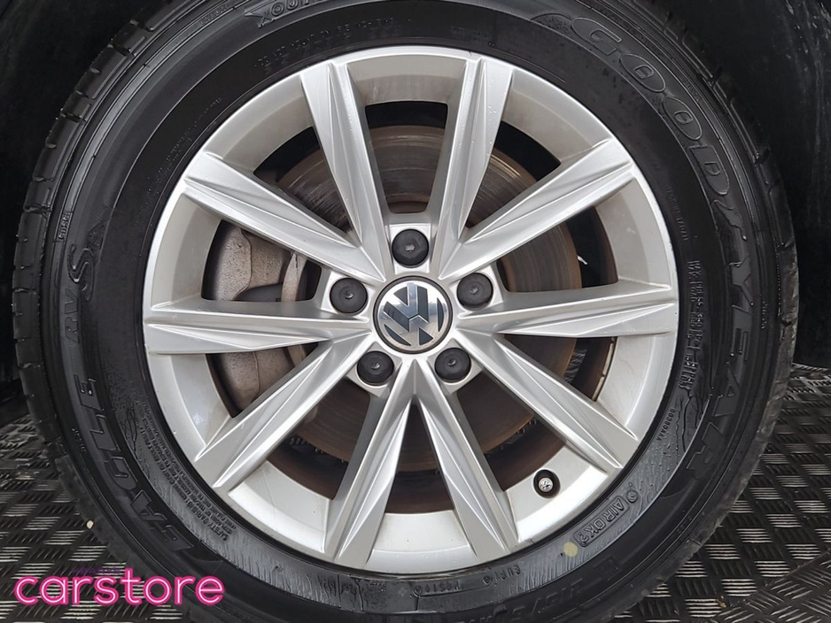 2018 Volkswagen Sharan - image 14