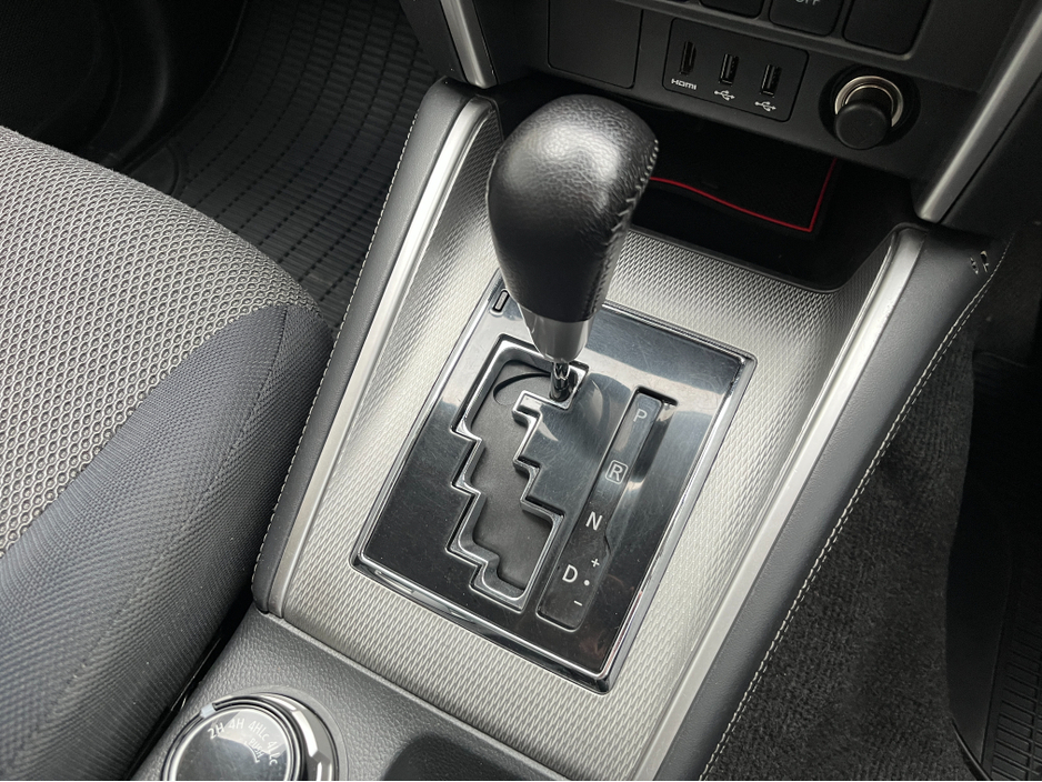 2021 Mitsubishi L200 - image 16