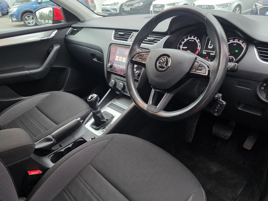2019 Skoda Octavia - image 4