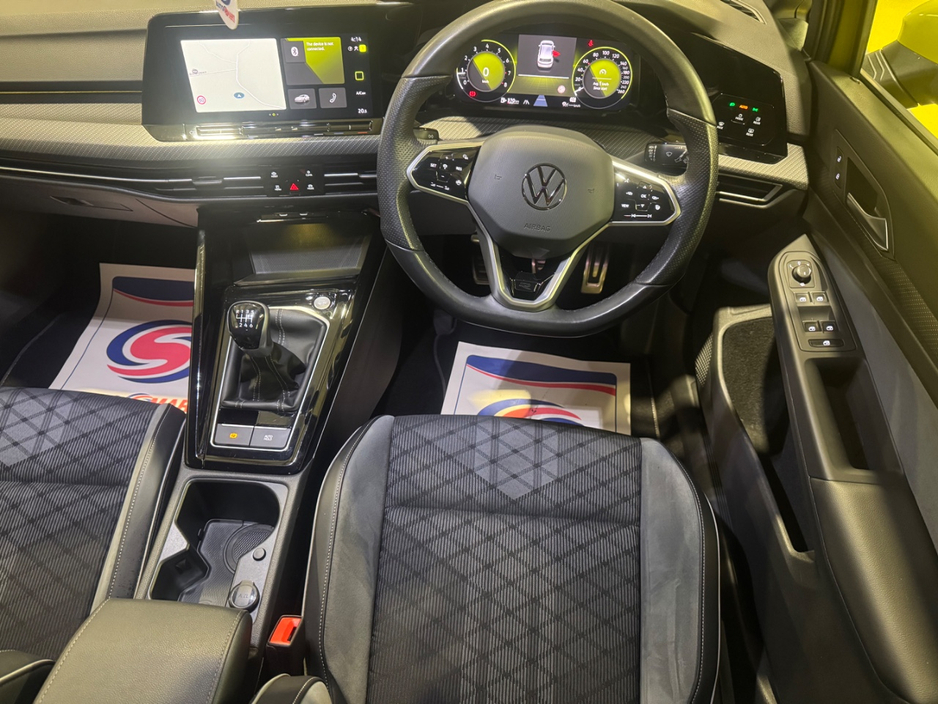 2024 Volkswagen Golf - image 7