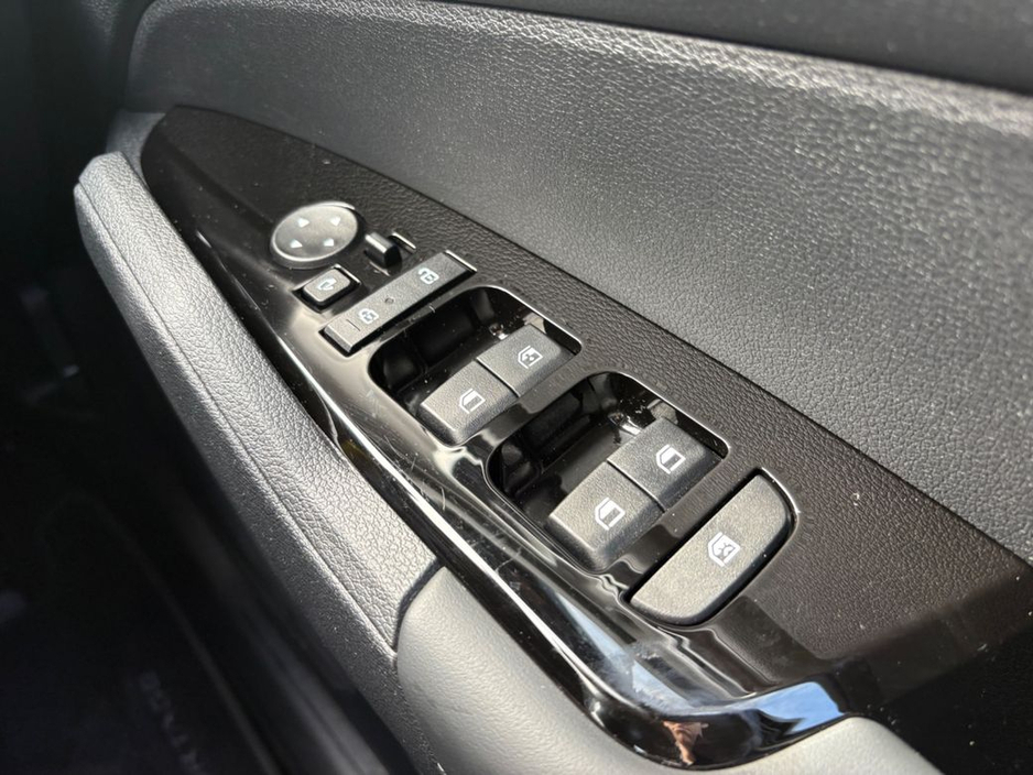 2024 Kia Sportage - image 16