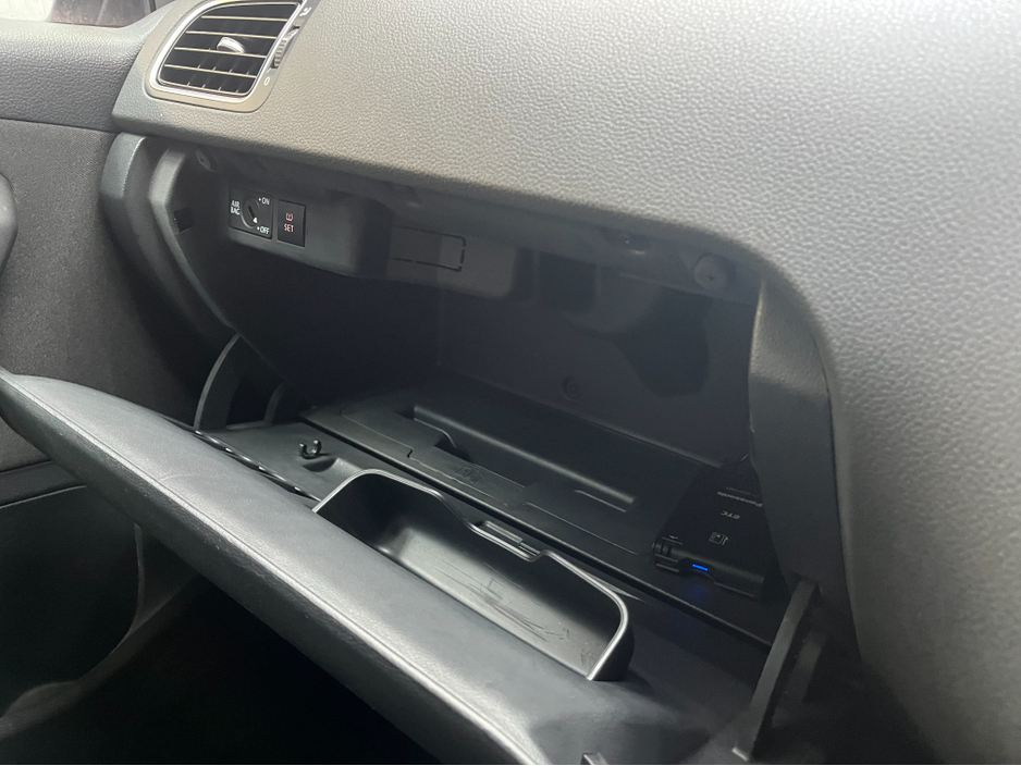 2014 Volkswagen Polo - image 15