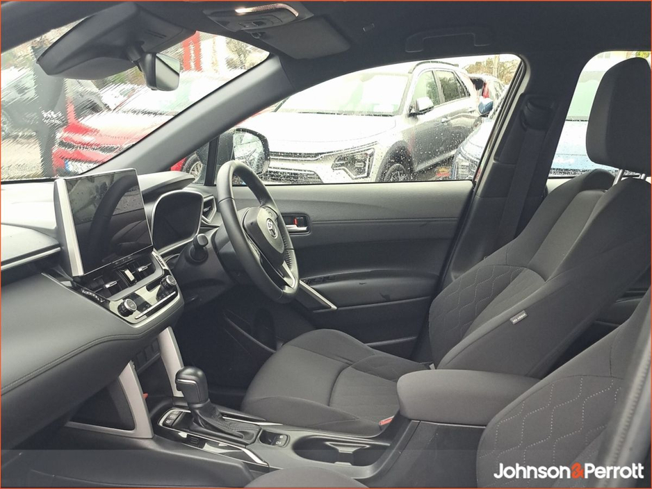 2023 Toyota Corolla 1.8 Hybrid Luna Hatchback €27,900