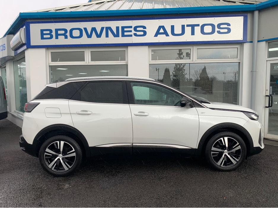 2023 Peugeot 3008 - image 9