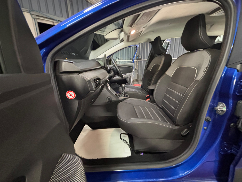 2022 Dacia Jogger - image 15