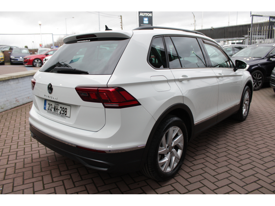 2021 Volkswagen Tiguan - image 4