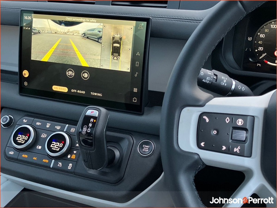 2025 Land Rover Defender 110 2.0 Si4 PHEV 300 PS S Campaign (Remainder of 5 year Manufacturer Warranty) €98,900