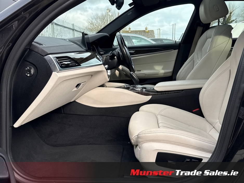 2018 BMW 5 Series - image 11