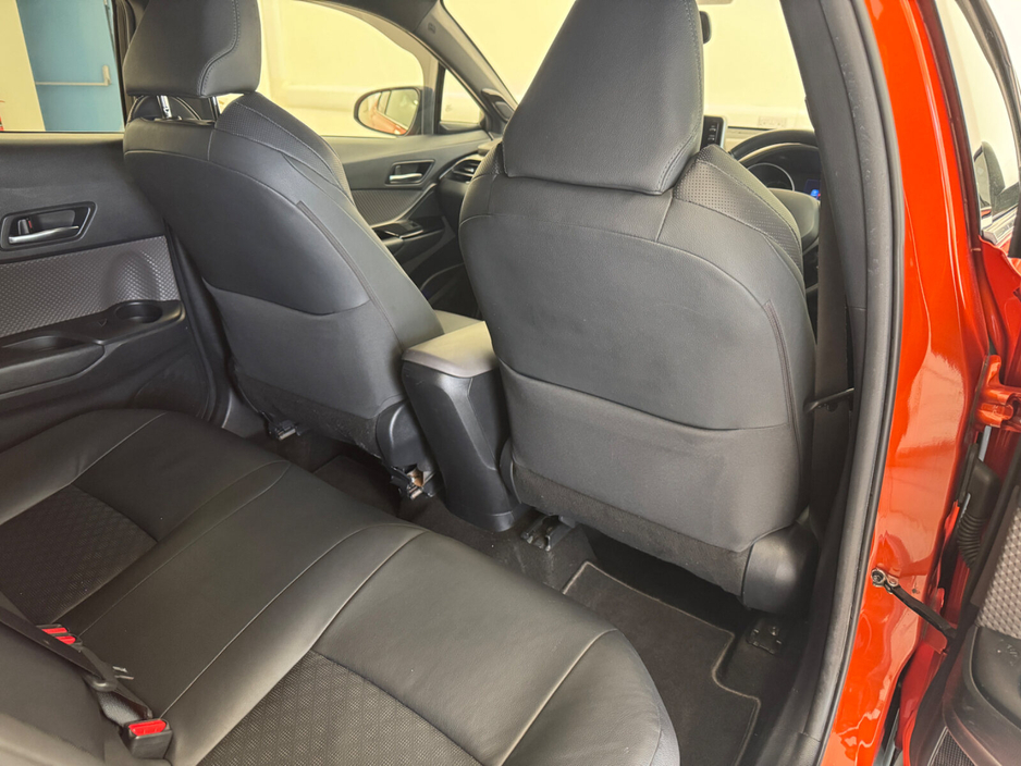 2020 Toyota C-HR - image 14