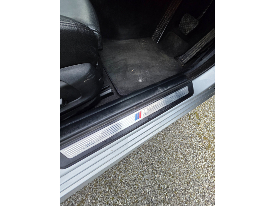 2017 BMW 5 Series - image 15