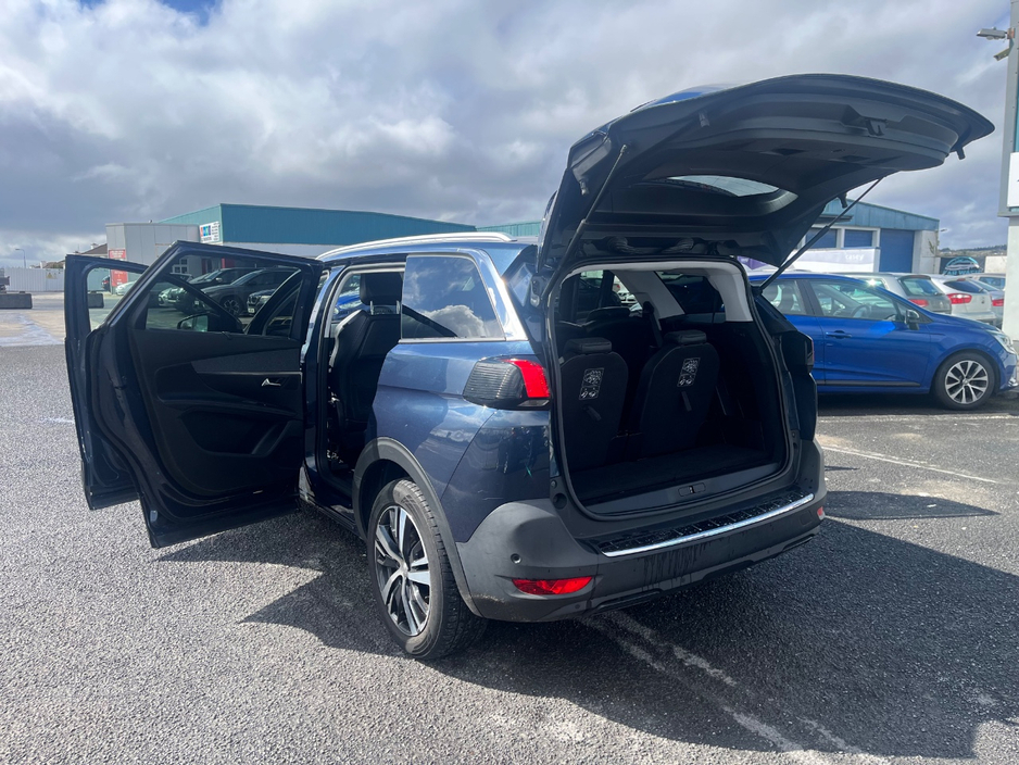 2019 Peugeot 5008 - image 7