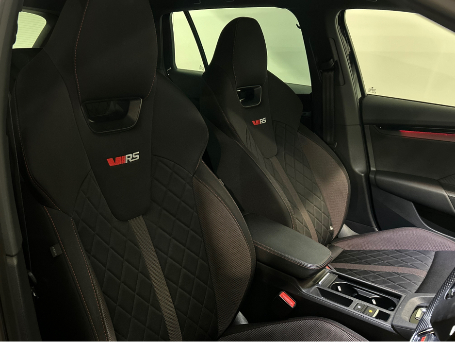 2023 Skoda Octavia - image 18