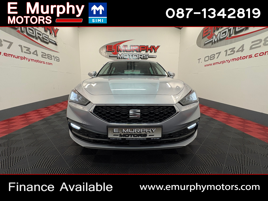 2022 SEAT Leon - image 2