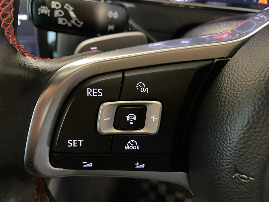 2018 Volkswagen Golf - image 12