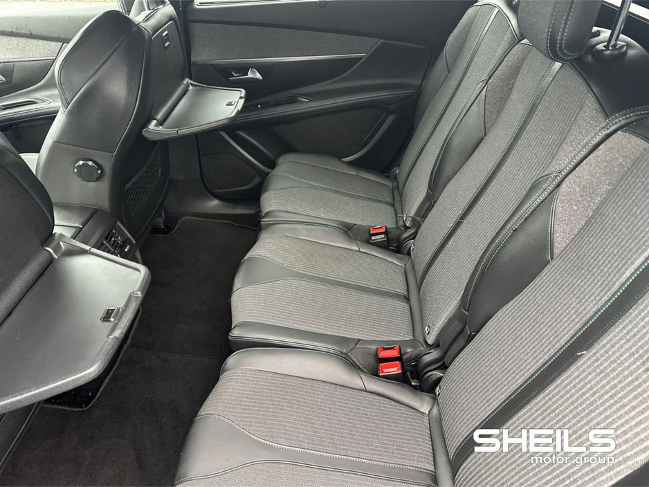 2022 Peugeot 5008 - image 7