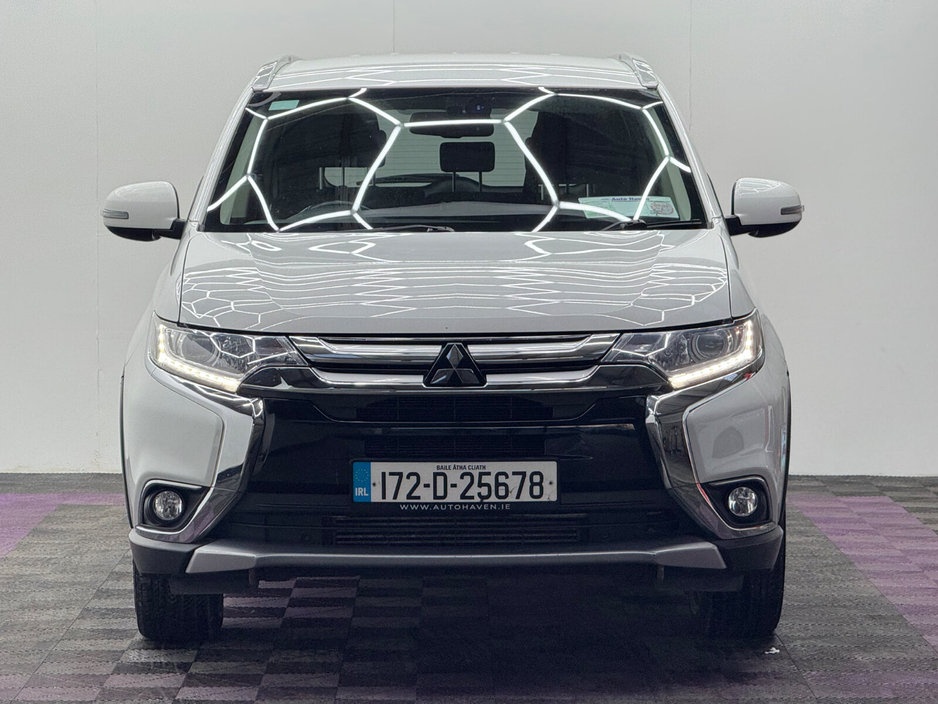 2017 Mitsubishi Outlander - image 2