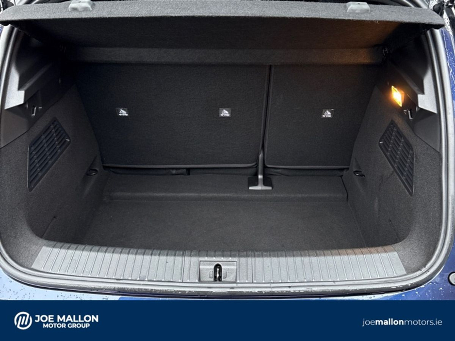 2023 Renault Megane E-Tech - image 13