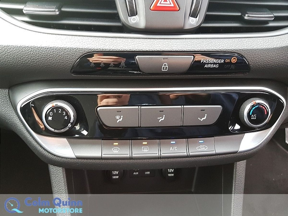 2018 Hyundai i30 - image 14