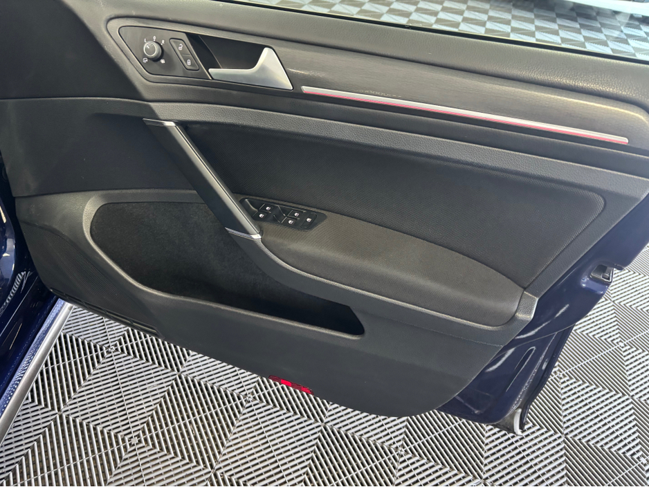 2018 Volkswagen Golf - image 7