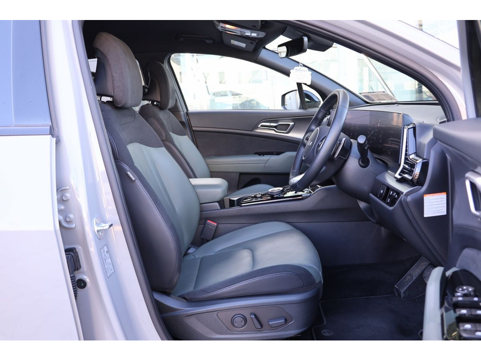 2024 Kia Sportage - image 8