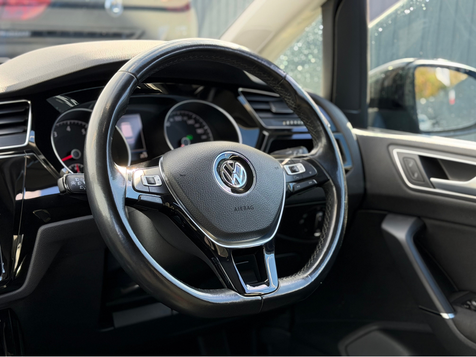 2017 Volkswagen Touran - image 12