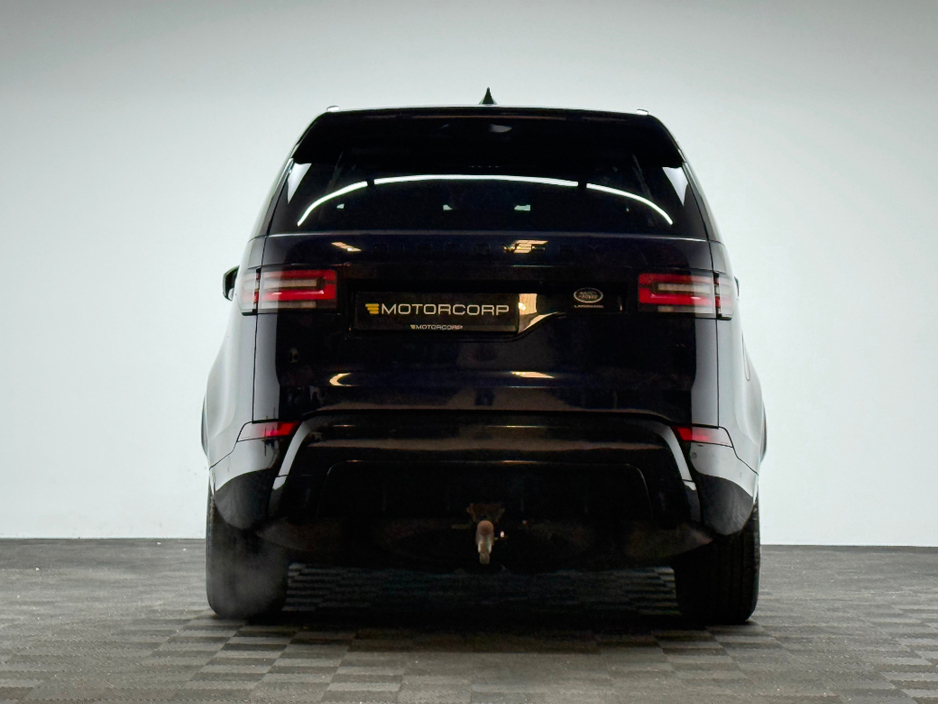 2020 Land Rover Discovery - image 6