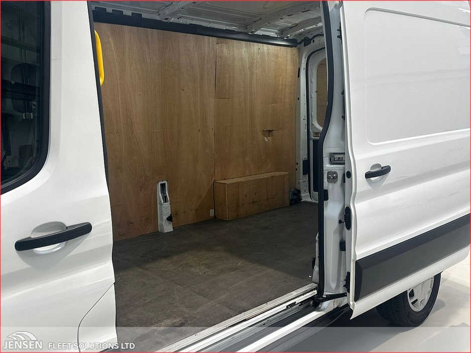 2024 Ford Transit - image 5
