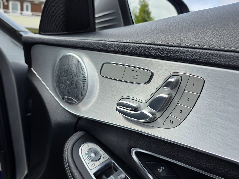 2015 Mercedes-Benz C Class - image 24