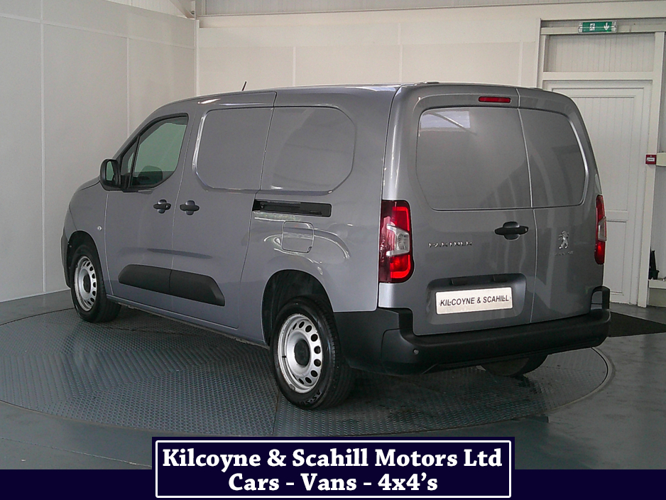 2023 Peugeot Partner - image 5