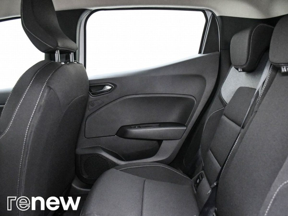 2025 Renault Clio - image 11