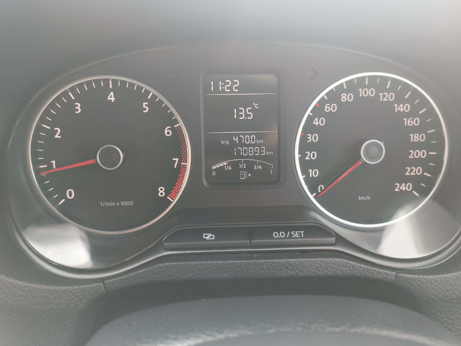 2013 Volkswagen Polo - image 11