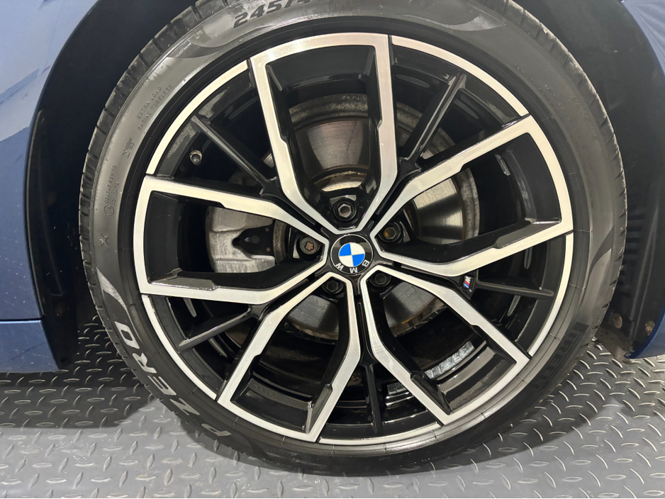 2023 BMW 5 Series - image 14