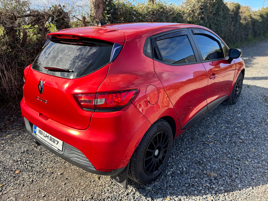 2016 Renault Clio - image 3