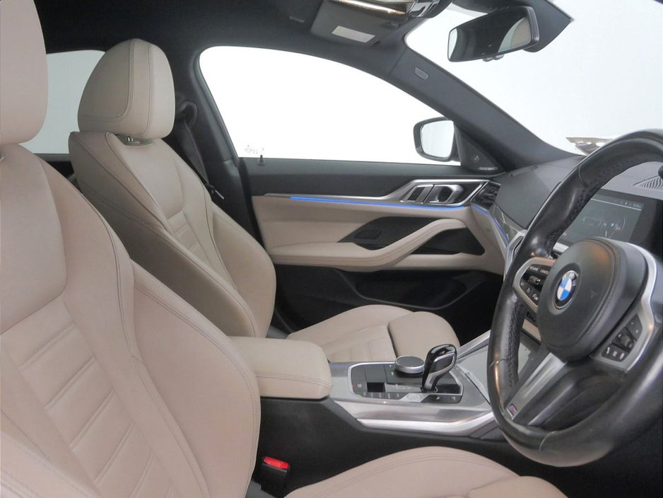 2022 BMW 4 Series - image 12