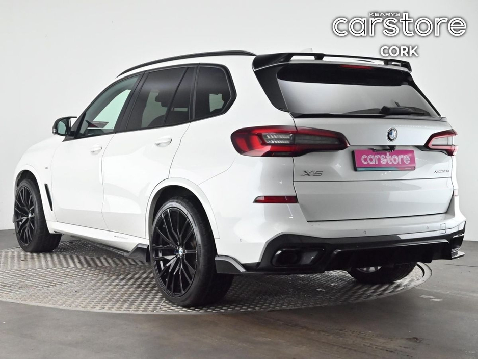 2020 BMW X5 - image 3