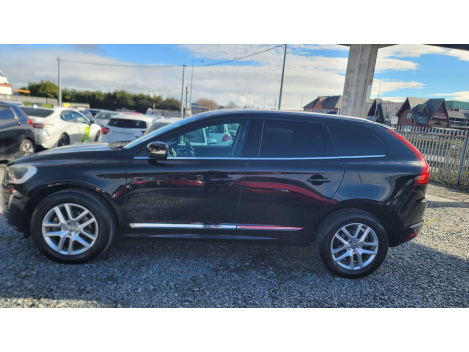 2016 Volvo XC60 - image 7