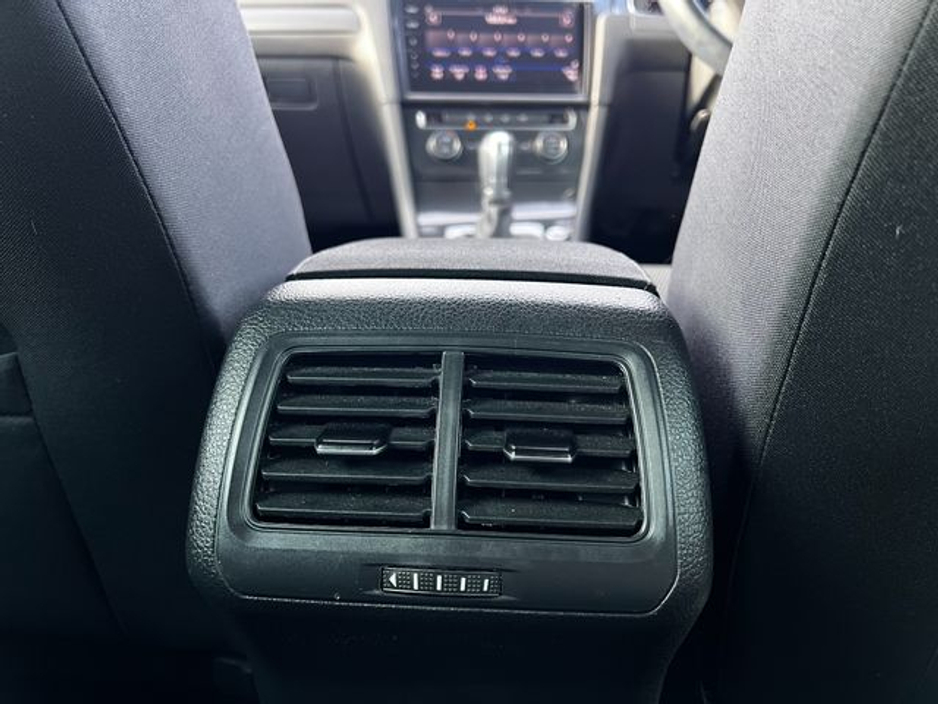 2019 Volkswagen Golf - image 26