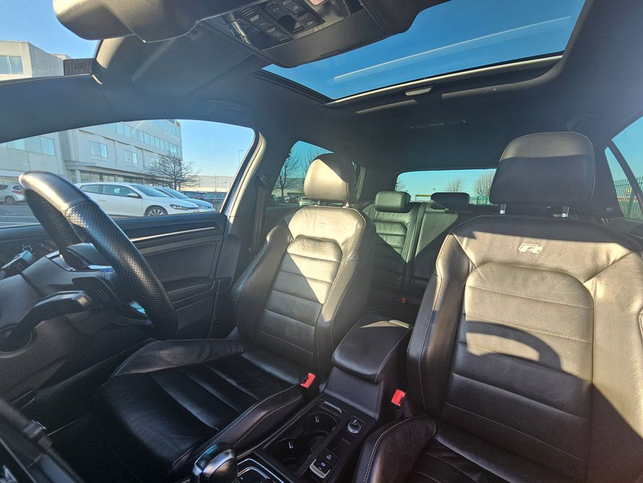 2016 Volkswagen Golf - image 17