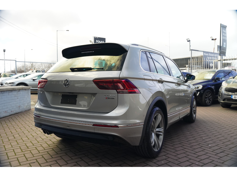 2019 Volkswagen Tiguan - image 4