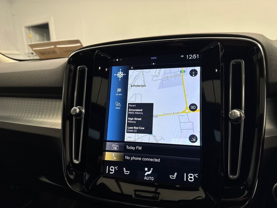 2022 Volvo XC40 - image 19