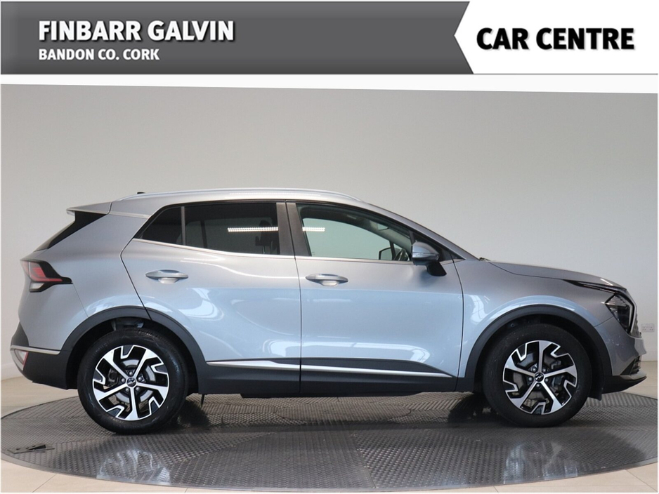 2022 Kia Sportage - image 8