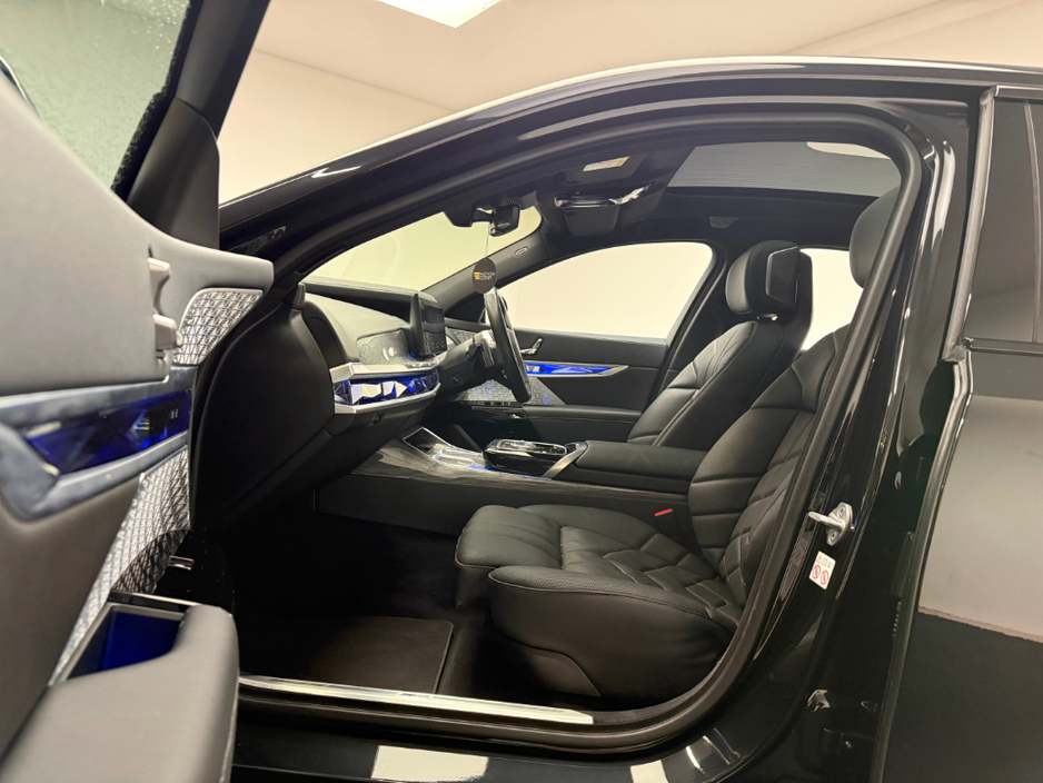 2024 BMW 7 Series 750E M SPORT XDRIVE SAPPHIRE BLACK €94,990