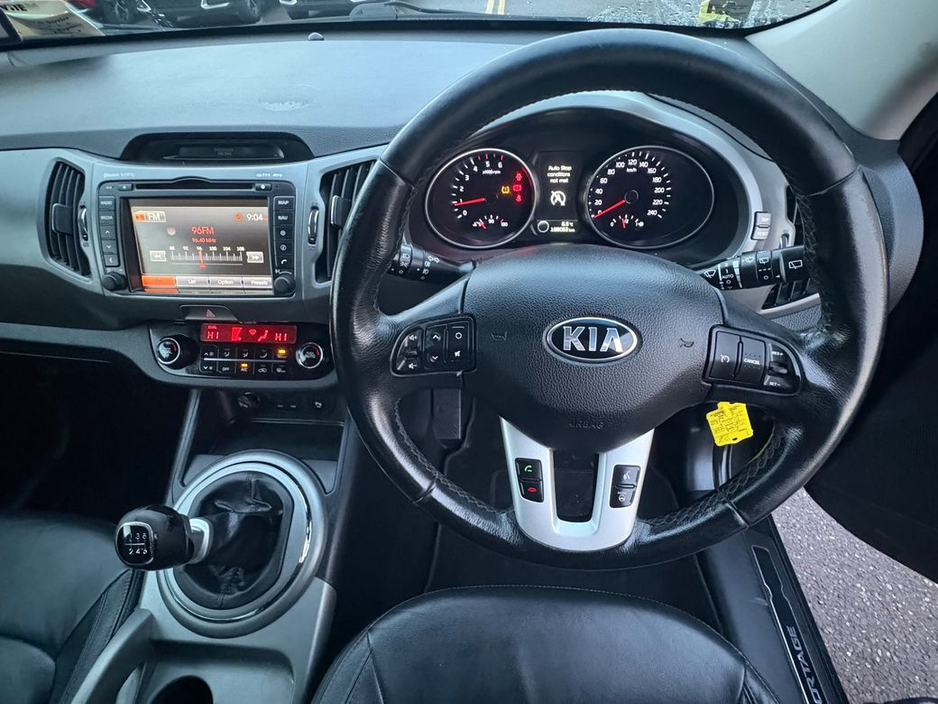 2015 Kia Sportage Platinum SE 4DR, Touch Screen Infotainment System, Sat Nav, Bluetooth, AUX Connection, Multi-Function Steering Wheel, €13,900