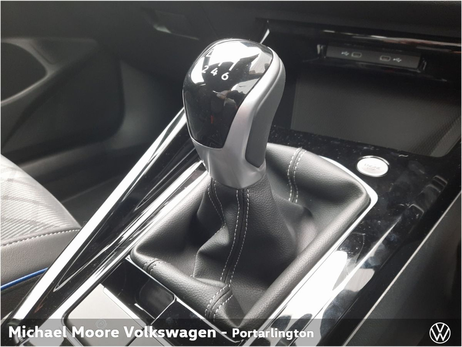 2026 Volkswagen Golf R-LINE 1.5TSI 150 M6F €43,960