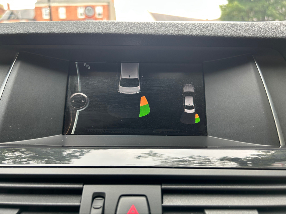 2014 BMW 5 Series - image 13