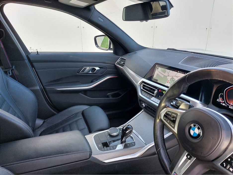 2022 BMW 3 Series 330d M Sport Saloon €49,995