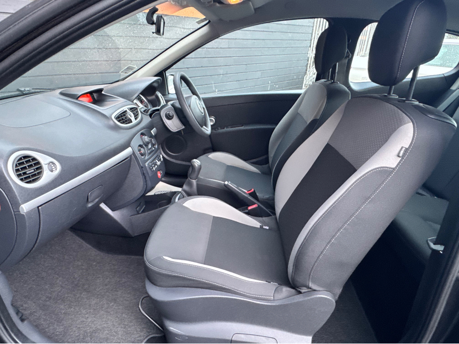 2010 Renault Clio 1.1 16V ROYALE ETHANOL 3DR €3,995