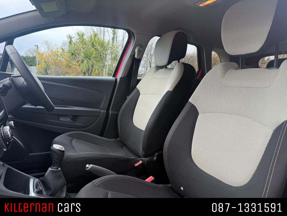 2019 Renault Captur - image 12