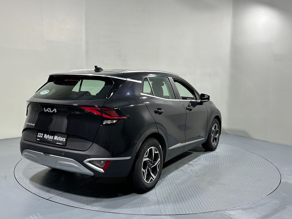 2022 Kia Sportage - image 7